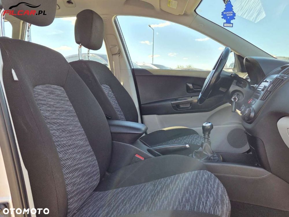 Kia Ceed - 15