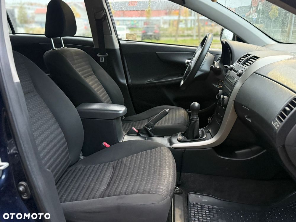 Toyota Corolla 1.6 VVT-i Dynamic - 24