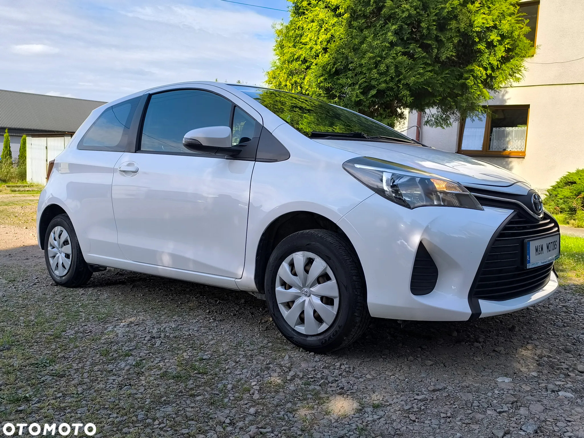 Toyota Yaris Van - 2