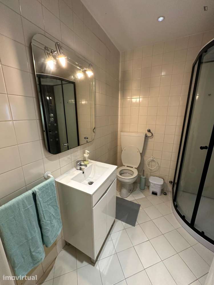 Quarto - localizado em Campo Grande Lisbon - Grande imagem: 4/13