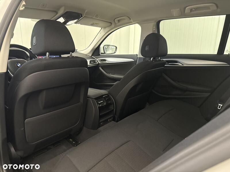 BMW Seria 5 520d xDrive mHEV - 18