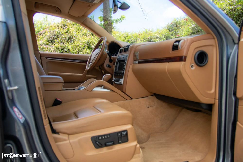 Porsche Cayenne Tiptronic - 45