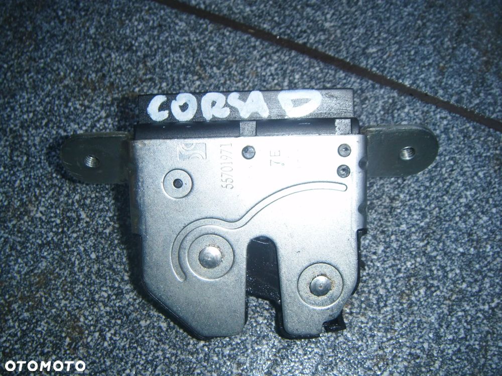 opel corsa d 07r zamek  klapy tył 55701971 - 1