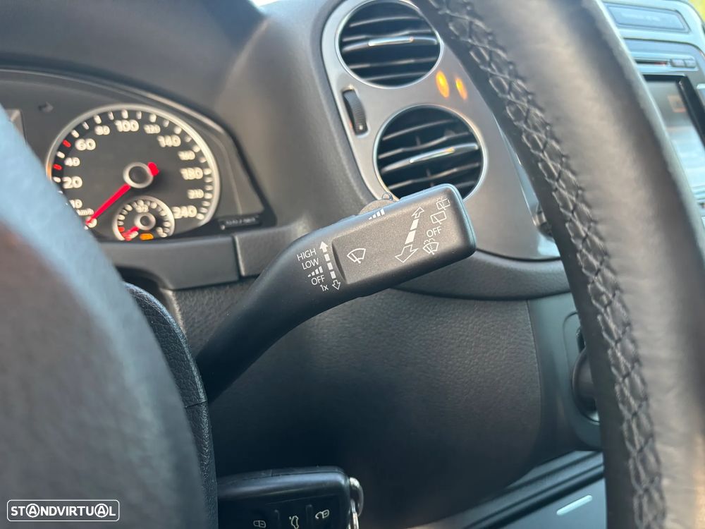 VW Tiguan 2.0 TDi Sport BlueMotion - 21