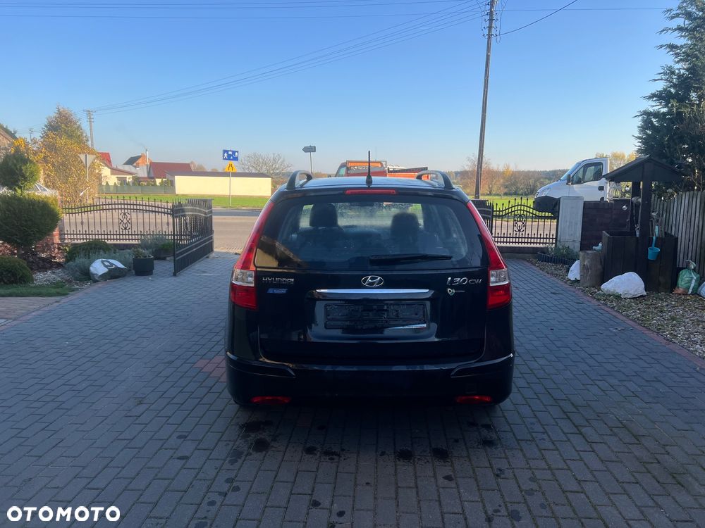 Hyundai i30 1.4 Base + - 8