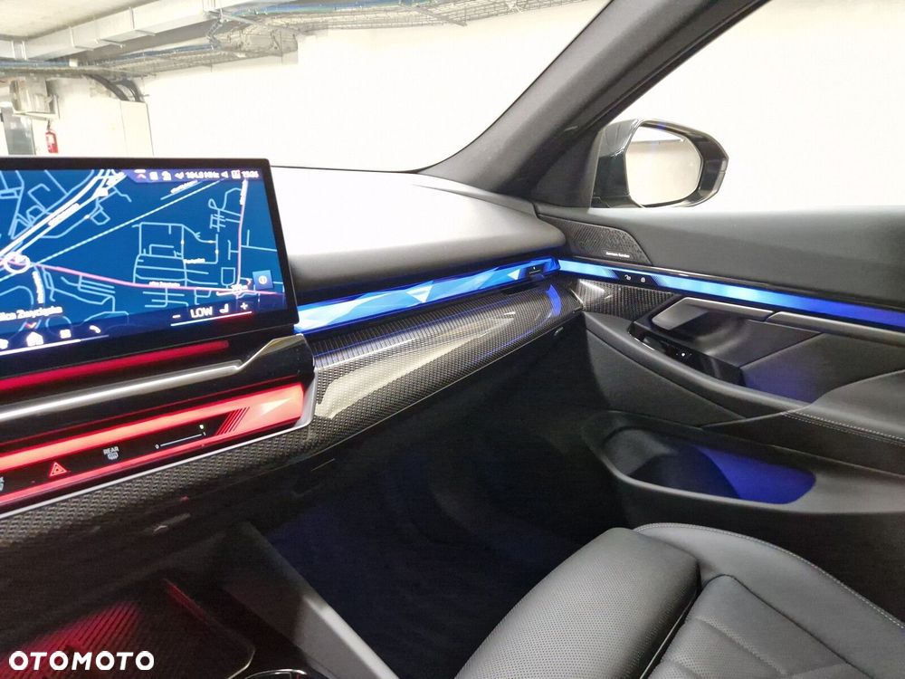 BMW Seria 5 520i mHEV M Sport - 15
