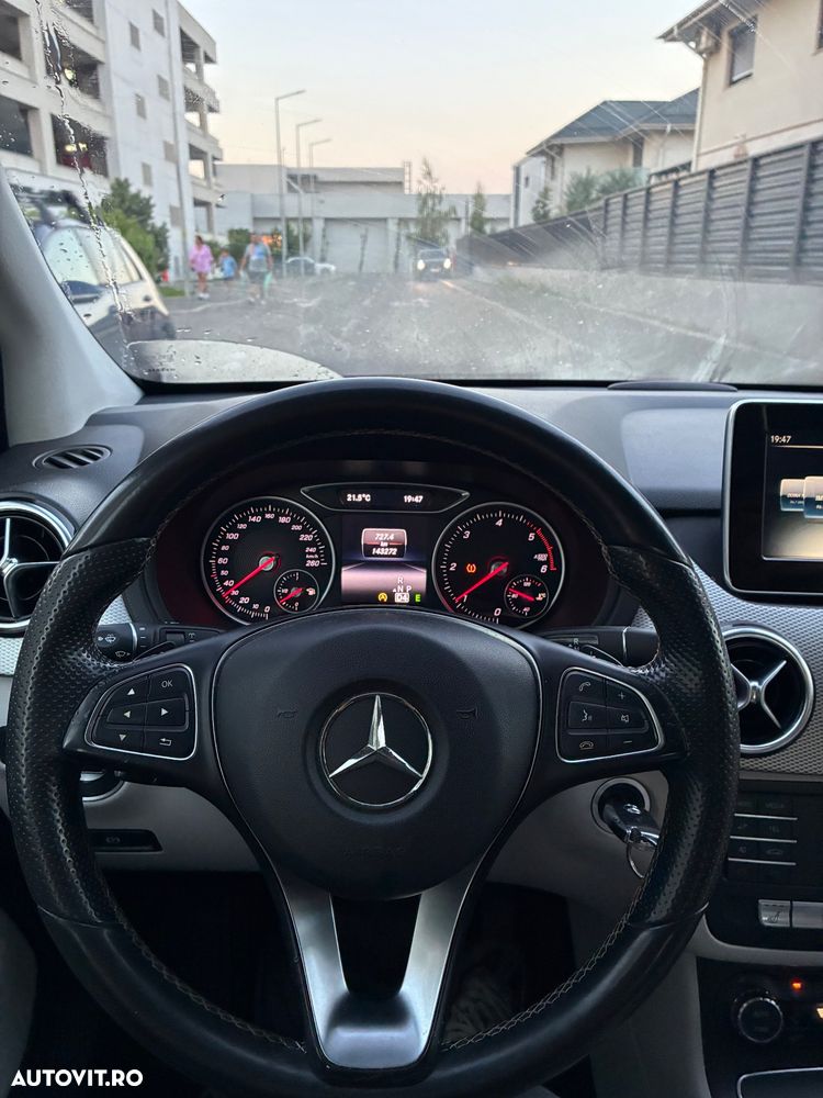 Mercedes-Benz B 180 - 20