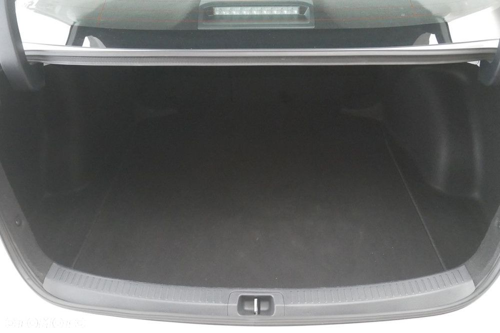 Toyota Corolla 1.8 Hybrid Comfort - 16