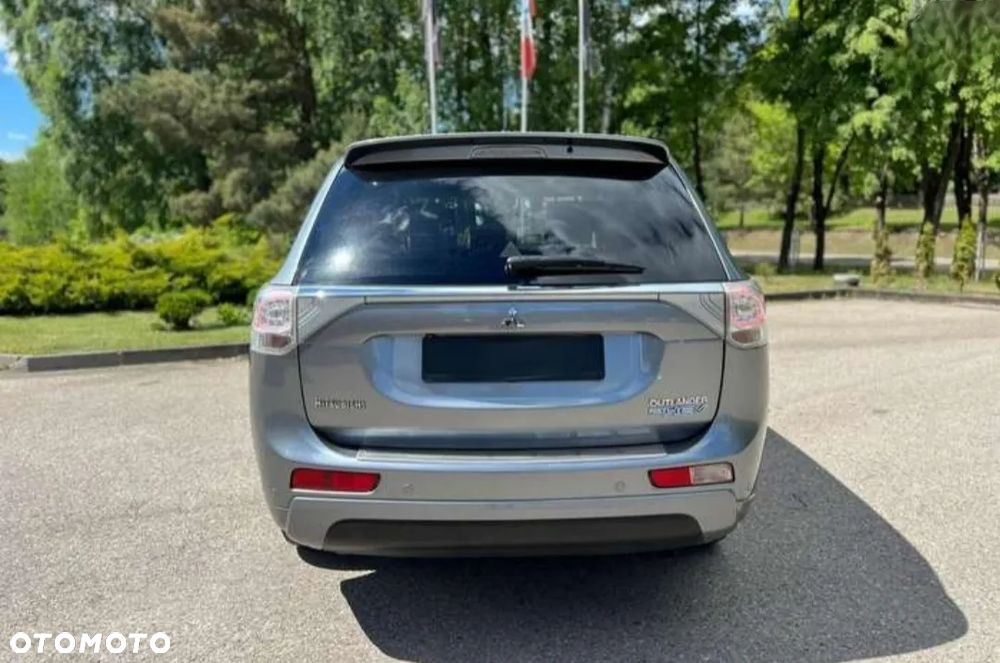 Mitsubishi Outlander 2.0 4WD Top - 8
