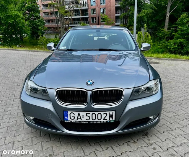 BMW Seria 3 318d DPF Touring - 4