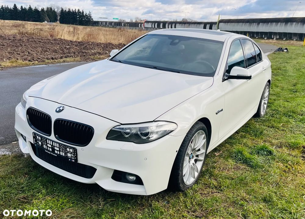 BMW Seria 5 550i xDrive - 9
