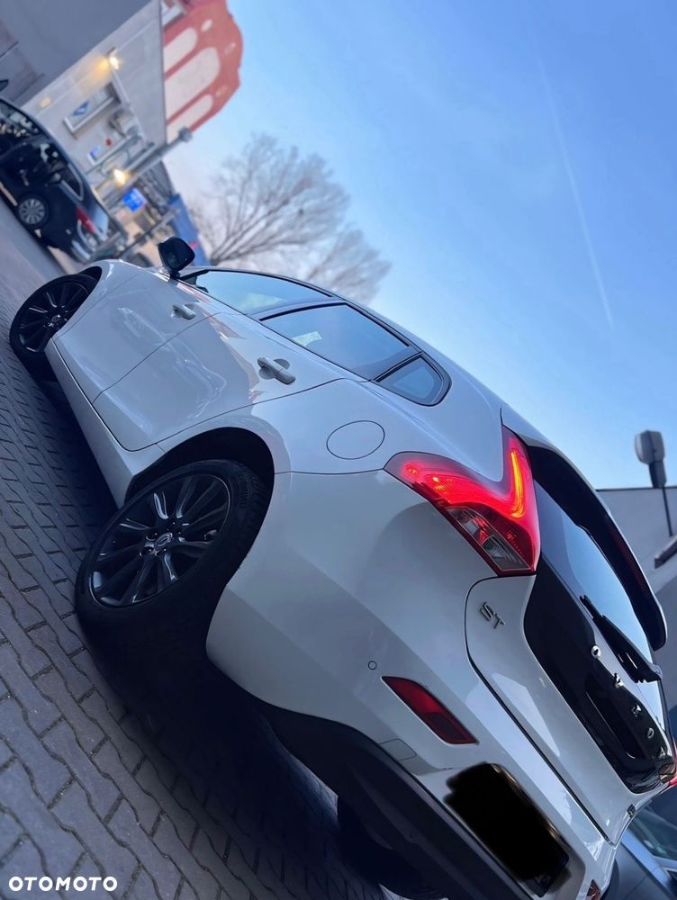 Volvo V40 T2 Geartronic RDesign - 4