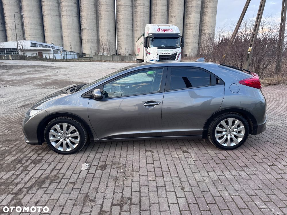 Honda Civic 1.8 i-VTEC Automatik Executive Black Edition - 4