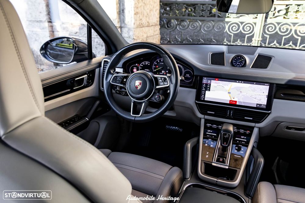 Porsche Cayenne - 22