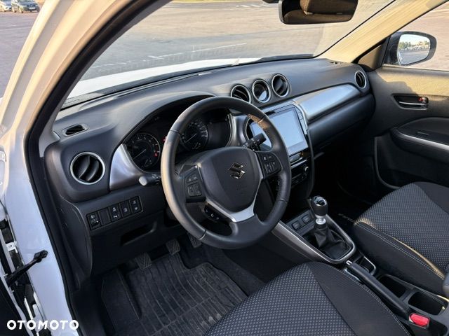 Suzuki Vitara 1.4 Boosterjet mHEV Premium Plus 2WD - 11
