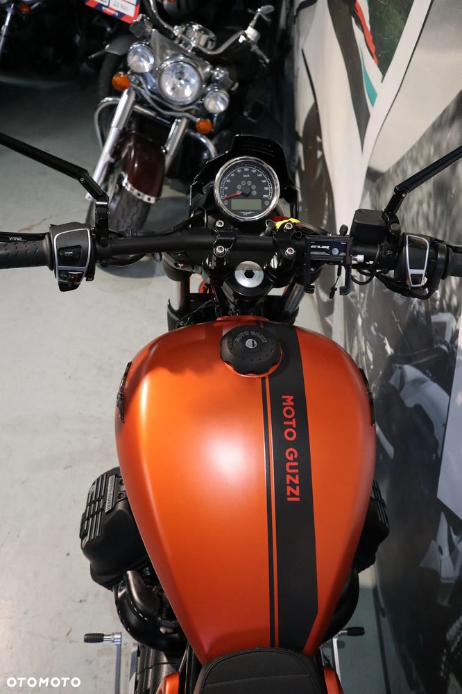 Moto Guzzi V9 - 10
