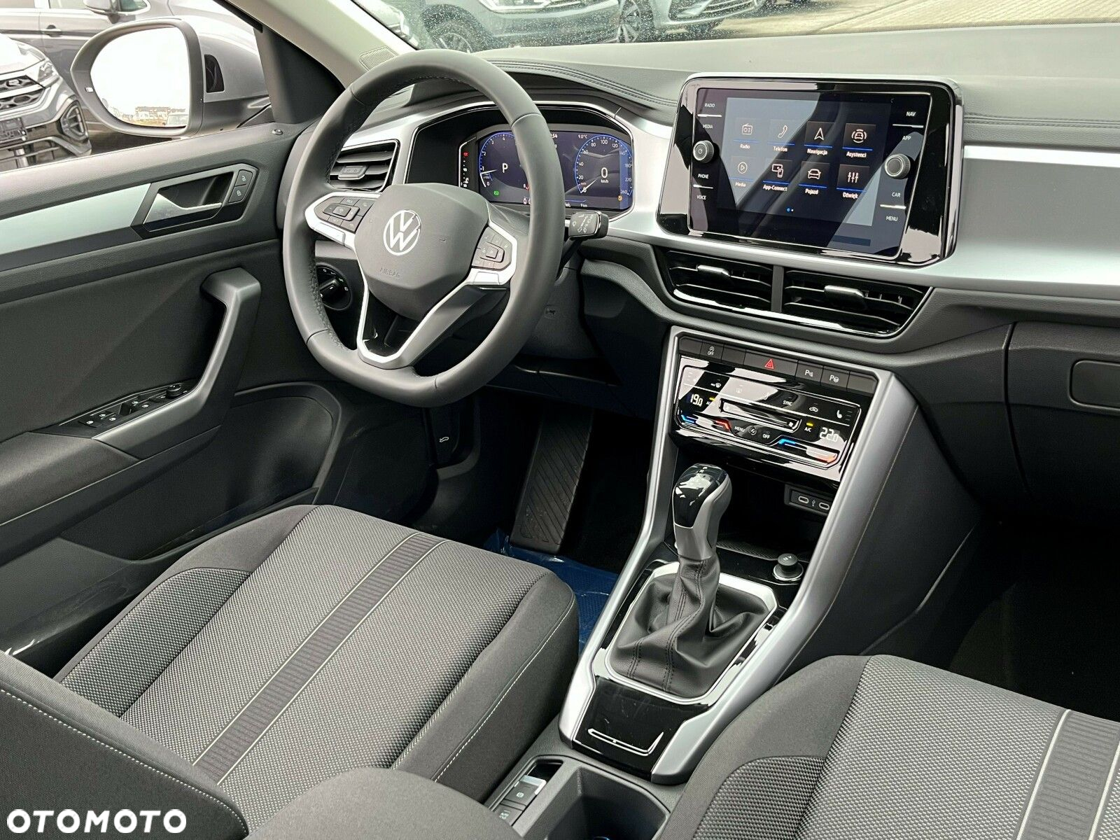 Volkswagen T-Roc - 10