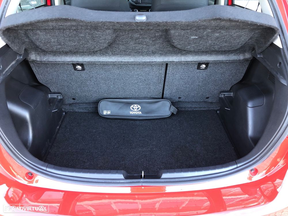 Toyota Yaris 1.5 HSD Comfort - 15