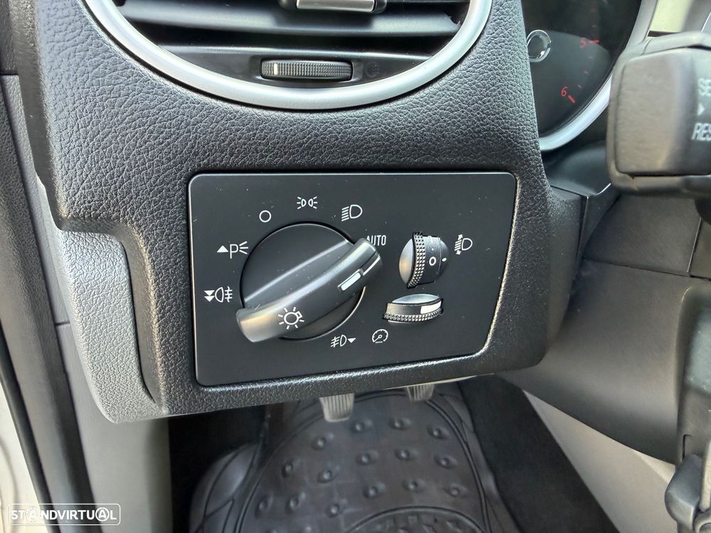 Ford Focus SW 1.6 TDCi Titanium 17 - 25