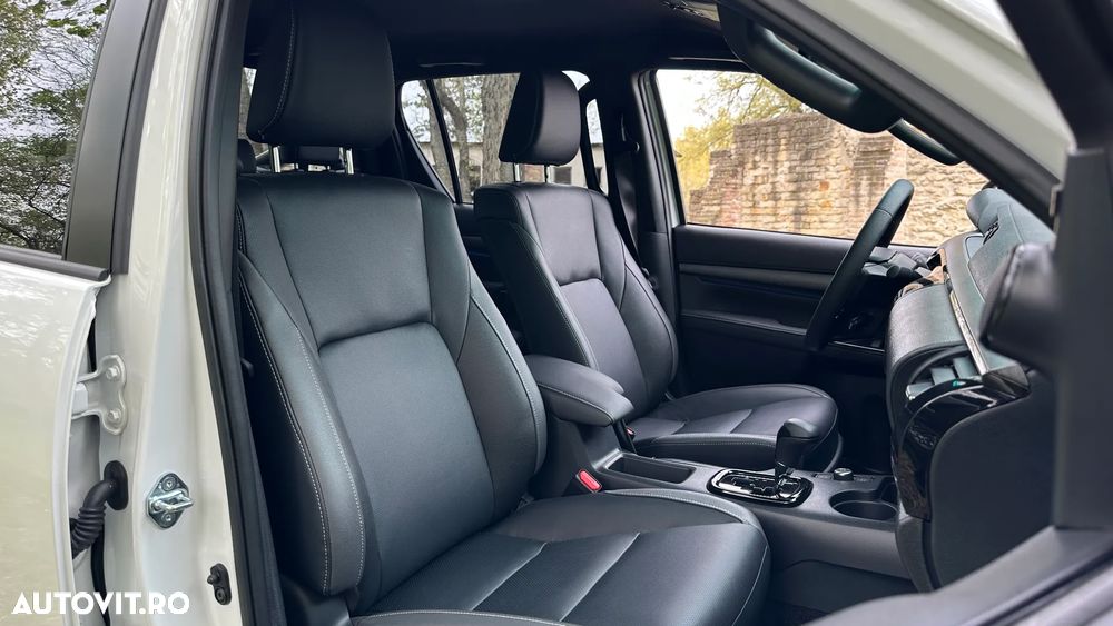 Toyota Hilux 2.8D 204CP 4x4 Double Cab AT MHEV Invincible Color Edition (3E5) - 20