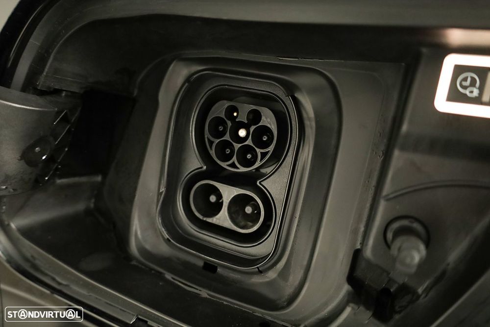 Peugeot e-2008 50 kWh GT - 7