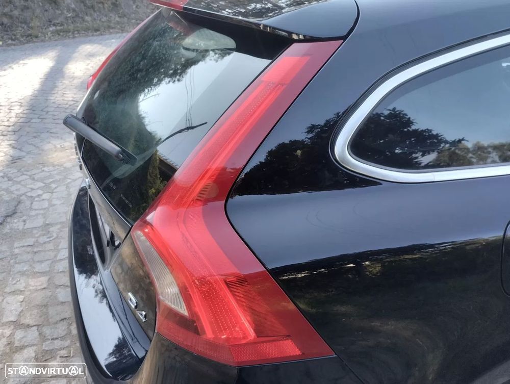 Volvo V60 2.0 D4 Momentum Eco Geartronic - 9
