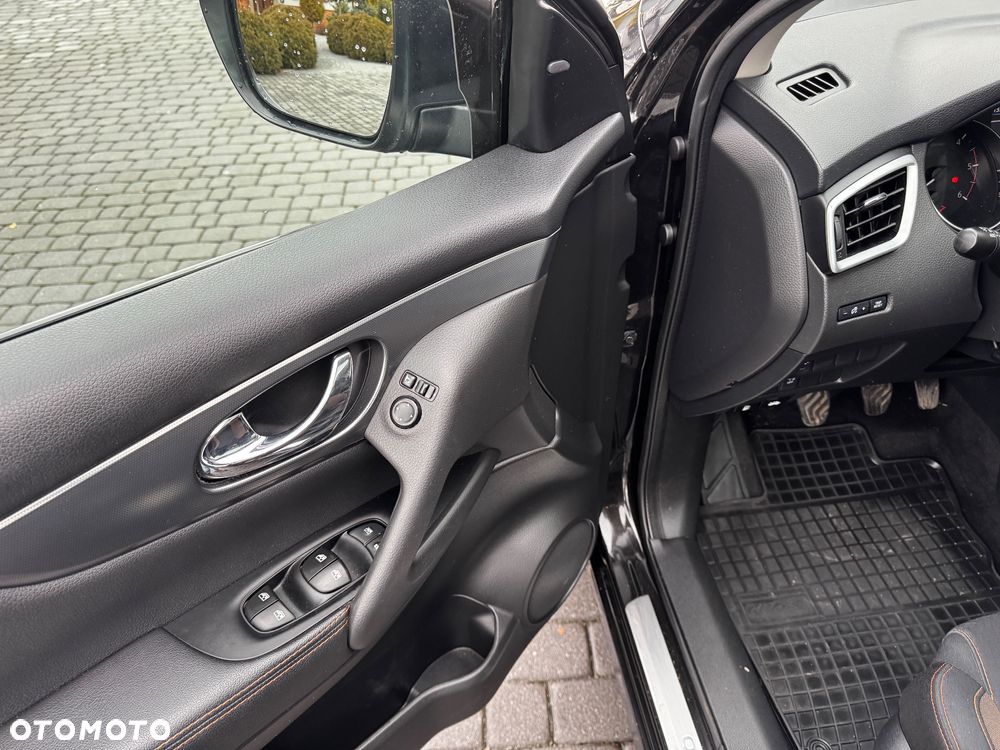 Nissan Qashqai 1.7 dCi TEKNA - 13