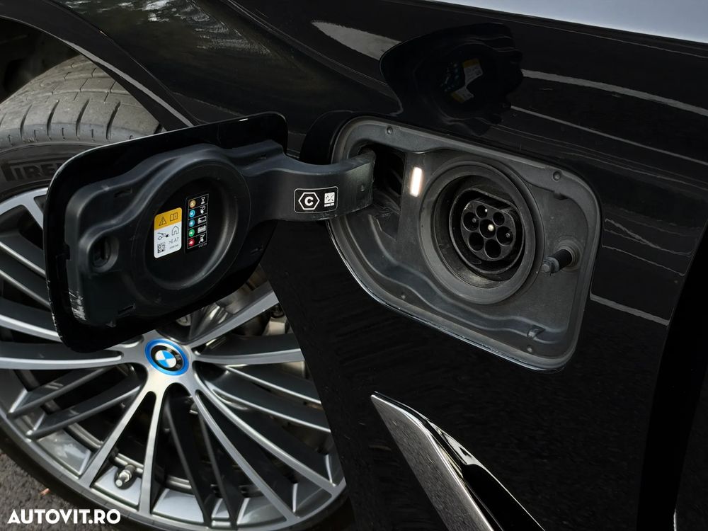 BMW Seria 5 530e Aut. Luxury Line - 17