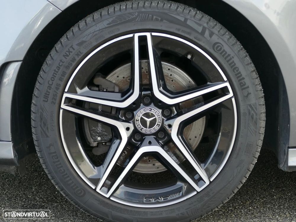 Mercedes-Benz A 250 e AMG Line - 5