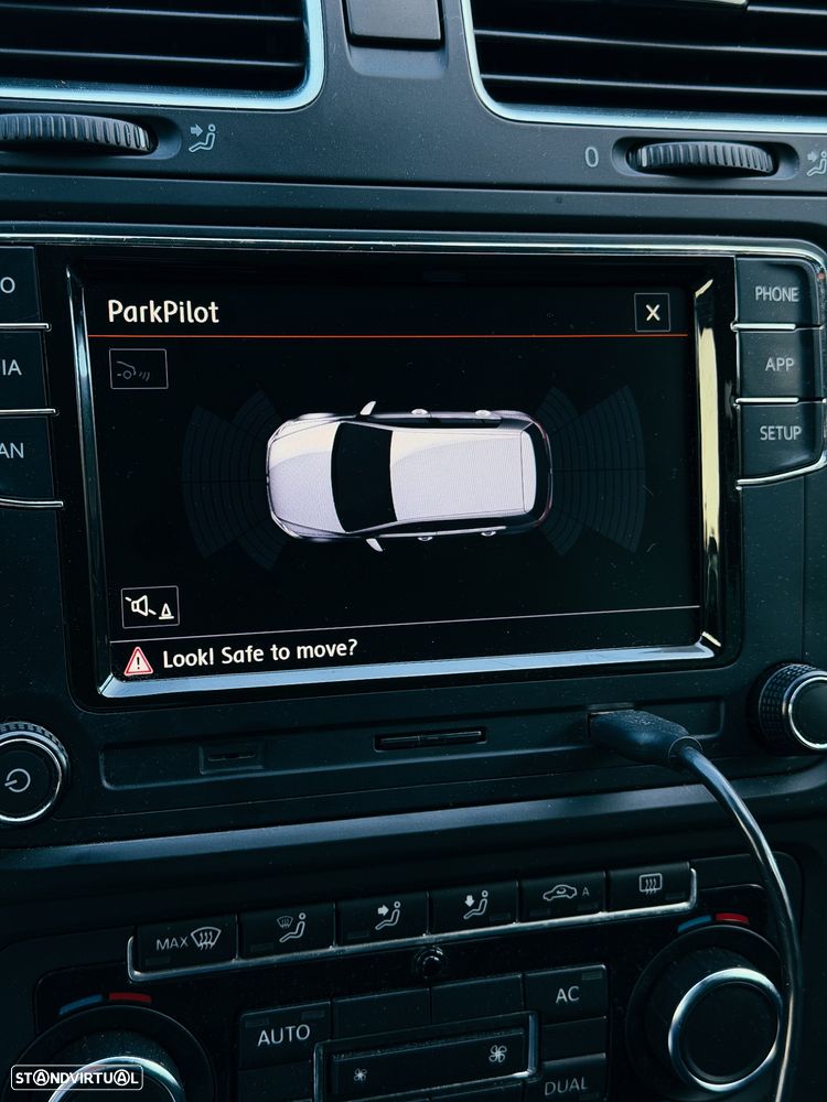 VW Golf 1.6 TDi Highline - 20