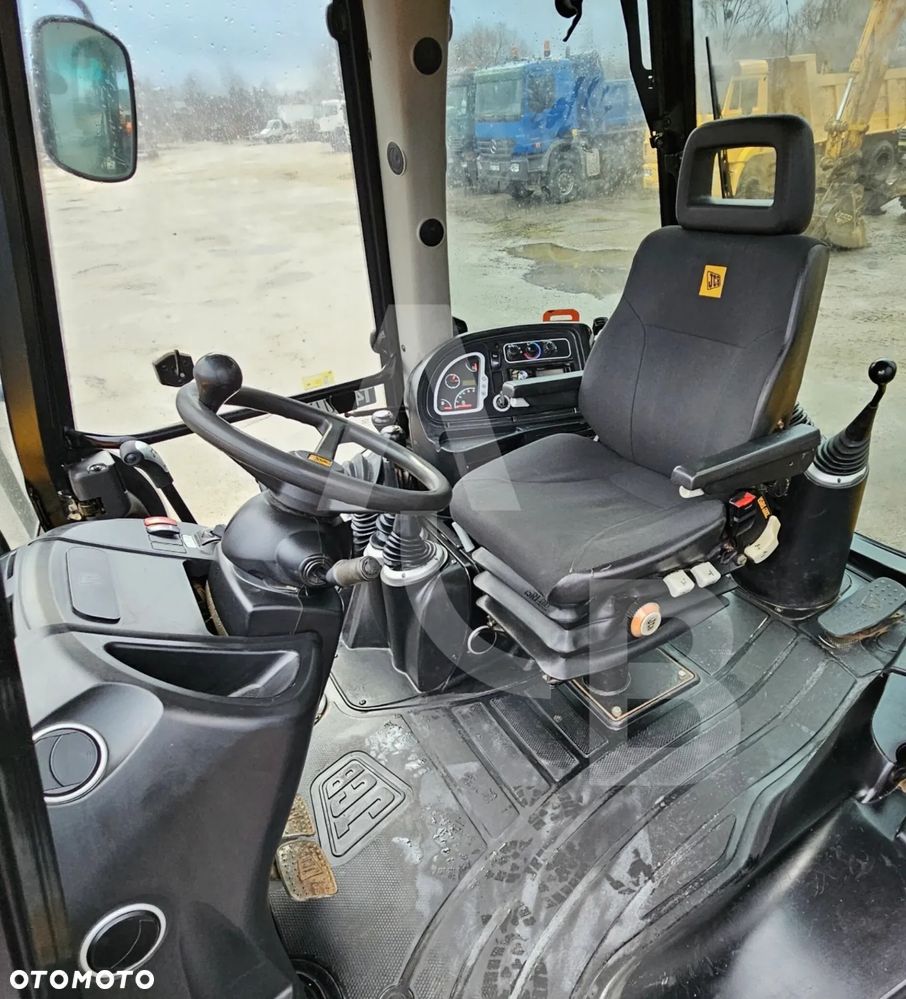 JCB 3CX - 6