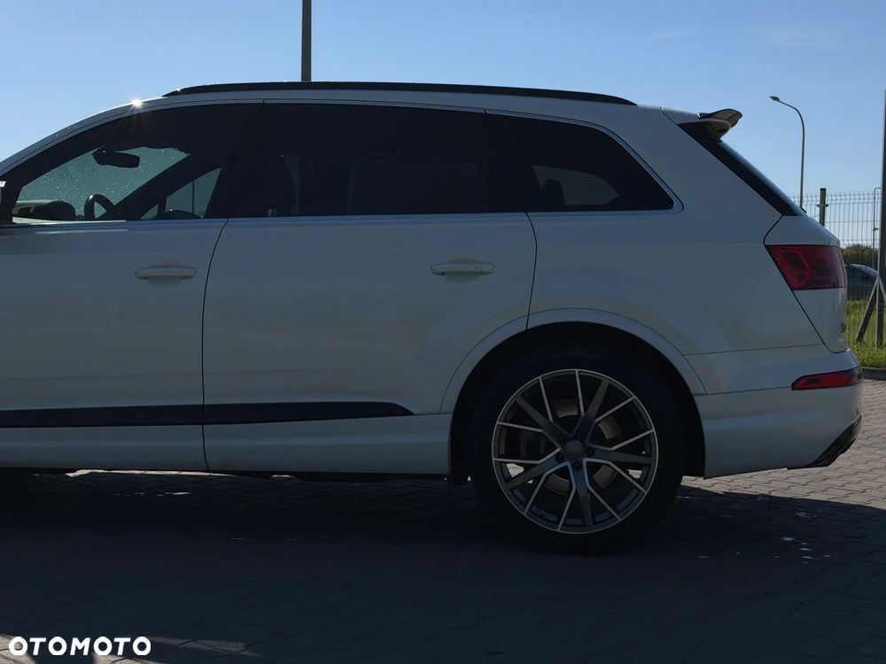 Audi Q7 3.0 TFSI Quattro Tiptr - 7