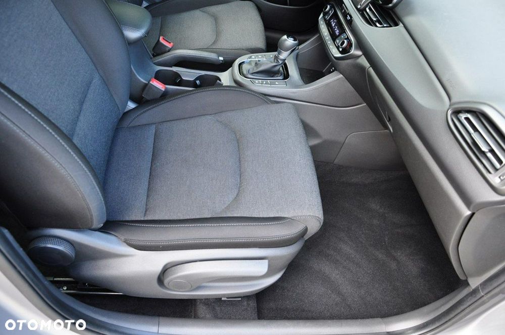 Hyundai i30 1.6 CRDI DCT Select - 29