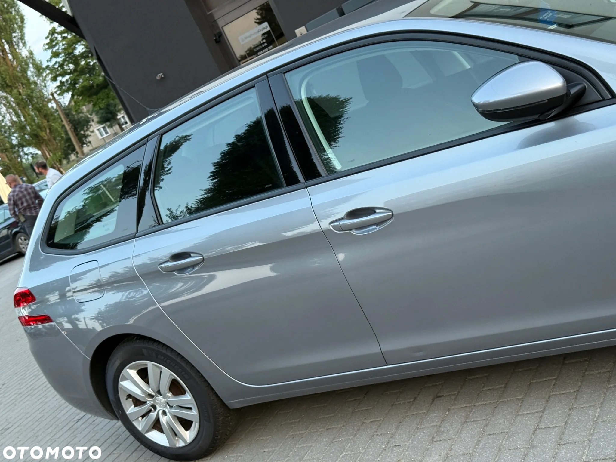 Peugeot 308 1.5 BlueHDi Active Pack Business S&S EAT8 - 20