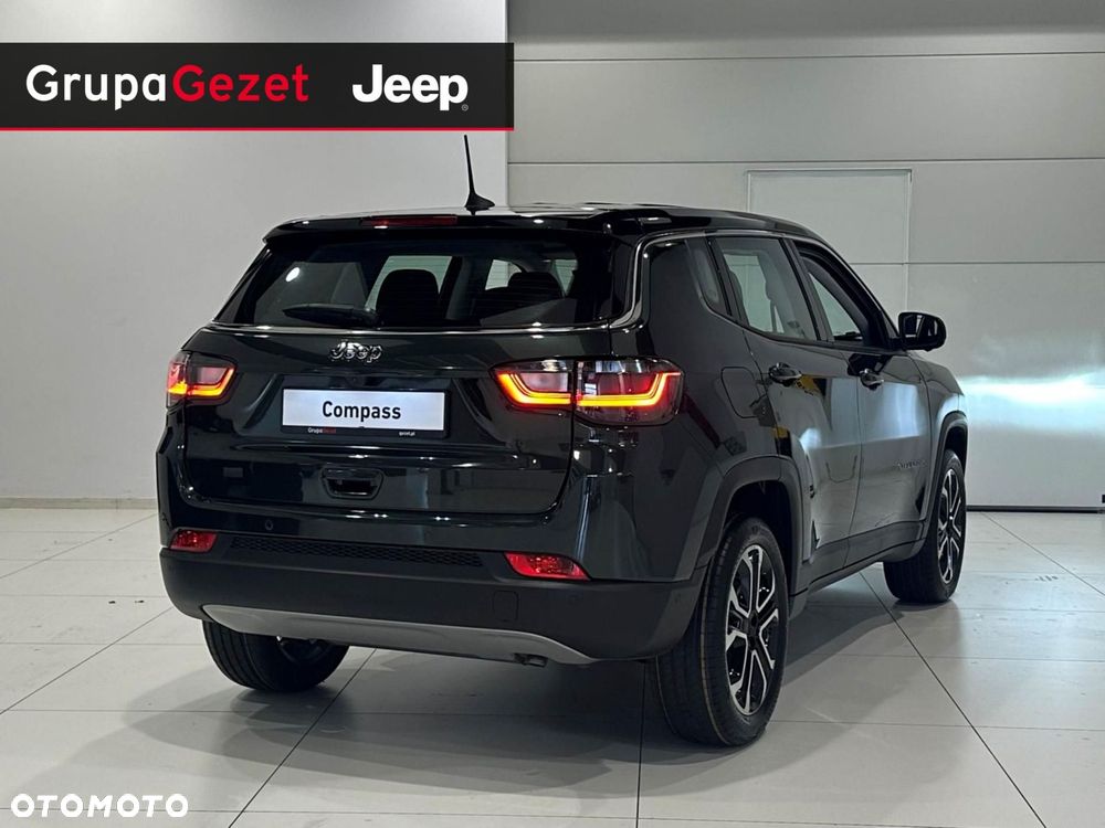 Jeep Compass - 2