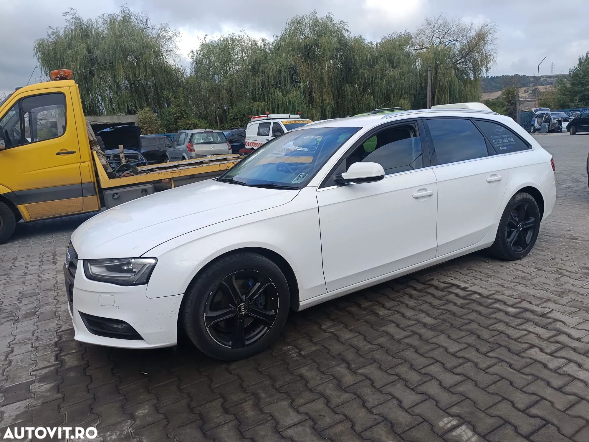 Dezmembram Audi A4 B8 Facelift 2011 2.0 diesel, Cod motor: CJCB, cutie manuala - 1