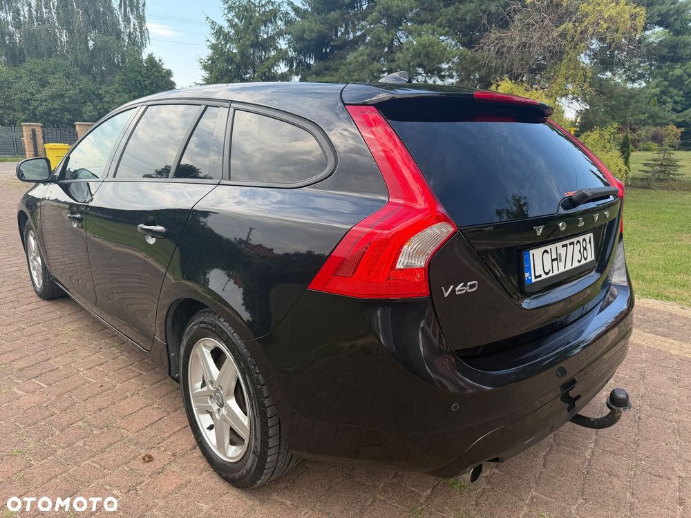 Volvo V60 D2 R-Design Momentum - 10