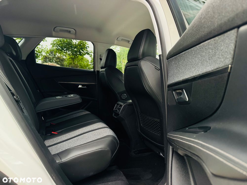 Peugeot 3008 BlueHDi 130 Stop & Start Allure Pack - 32