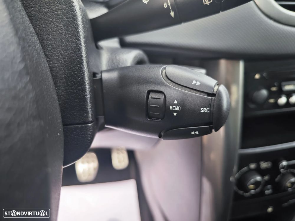 Peugeot 207 1.4 16V SE Sportium - 17