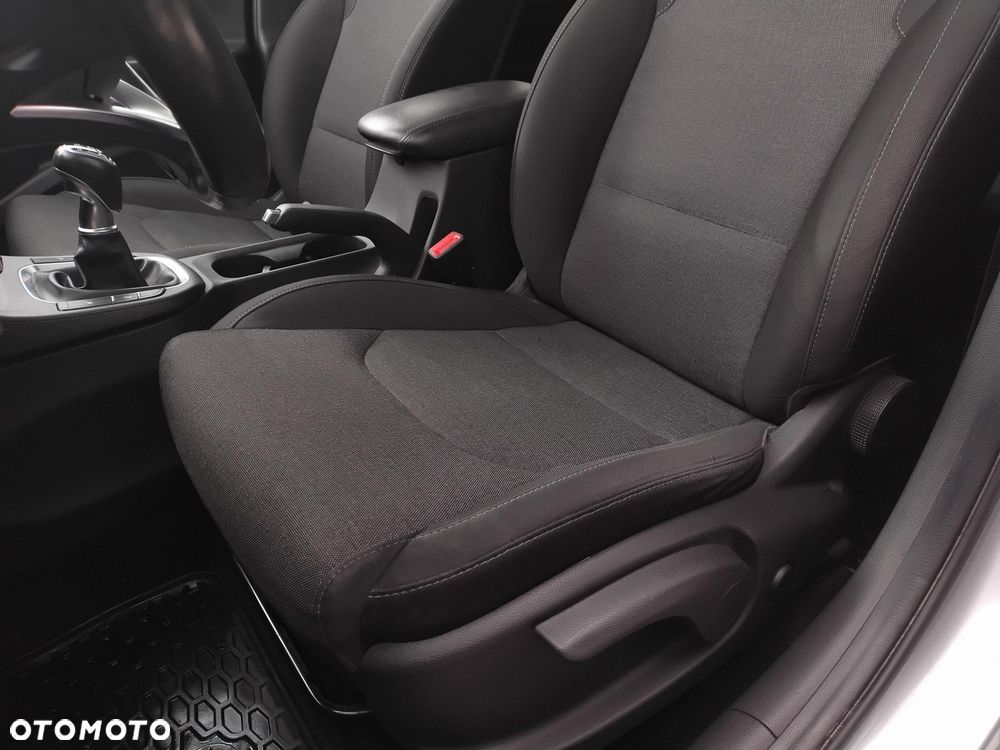 Hyundai i30 1.5 DPI Smart - 12