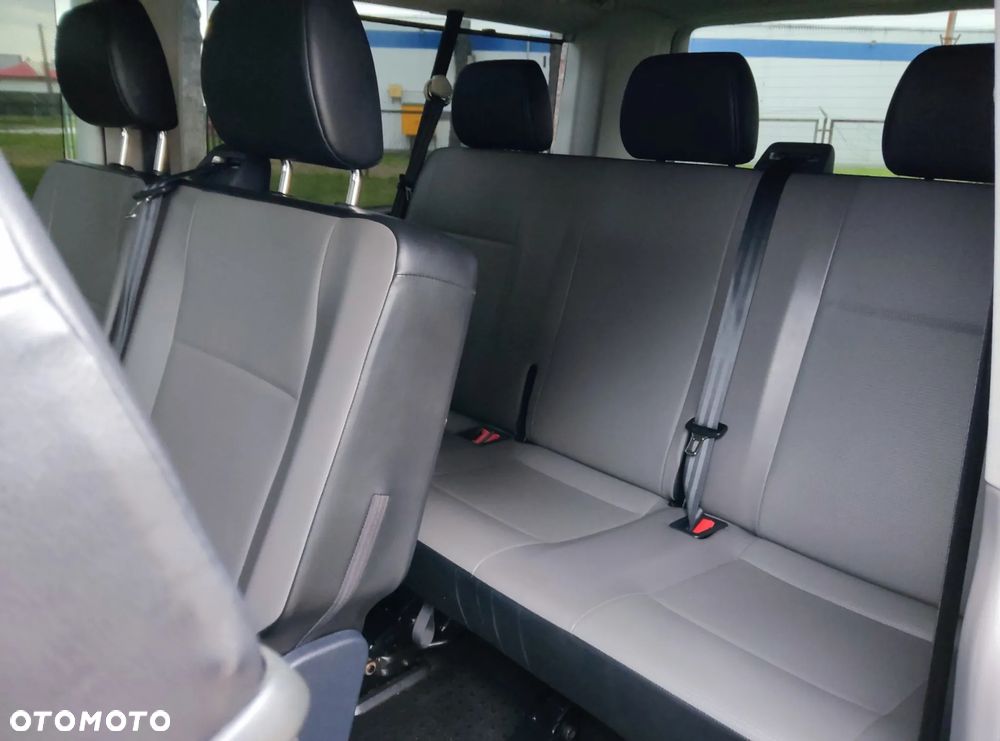 Volkswagen Caravelle 2.0 TDI L2 Highline 4Motion DSG - 28