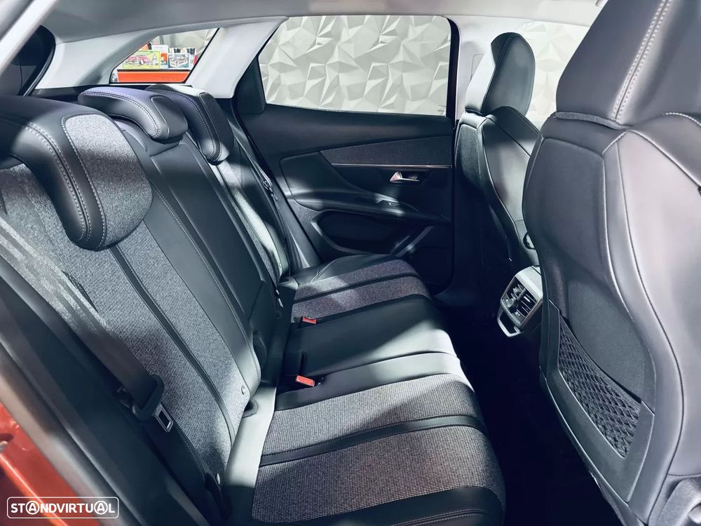 Peugeot 3008 1.2 PureTech Allure - 29