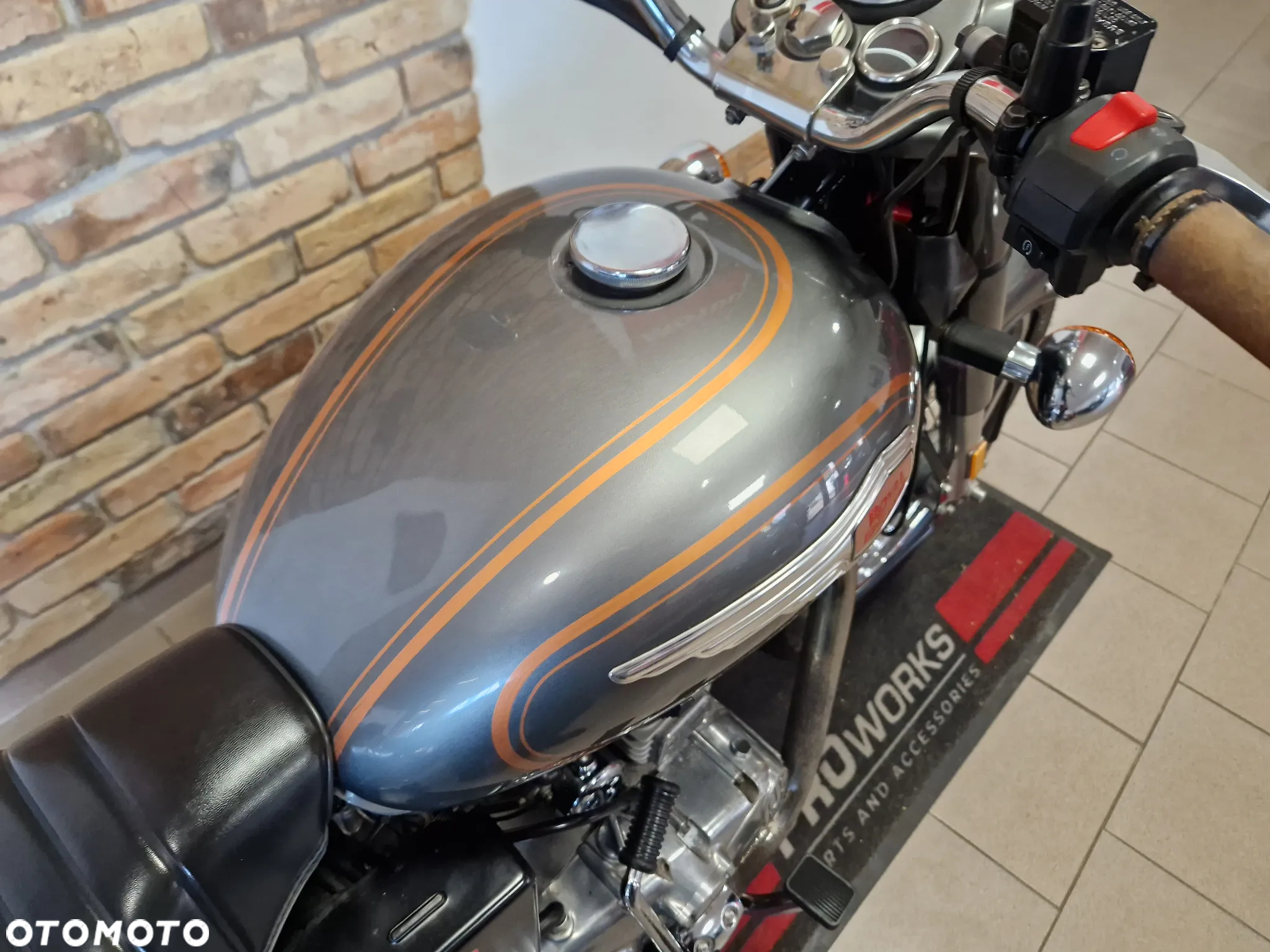 Royal Enfield Bullet - 24