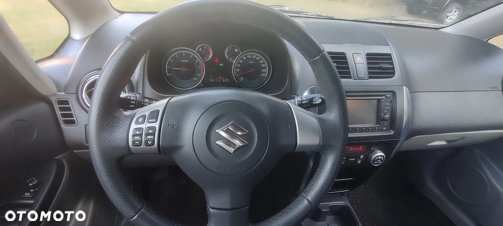 Suzuki SX4 1.6 Comfort - 11