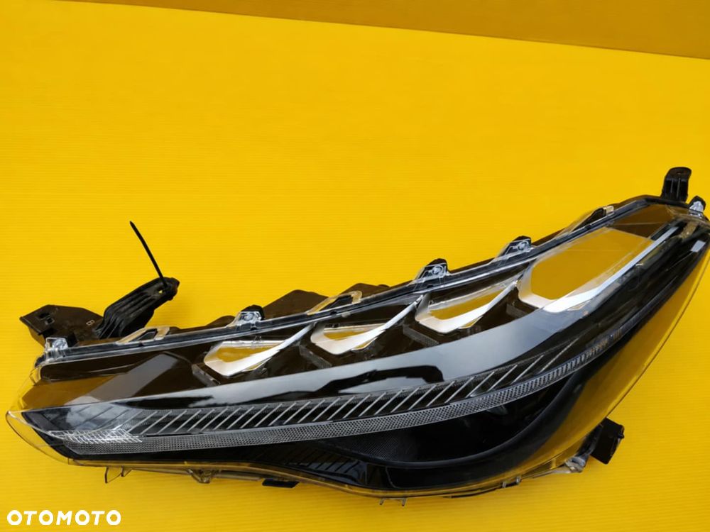 Lampa Lewa Toyota Corolla corss full LED Europa kompletna ładna