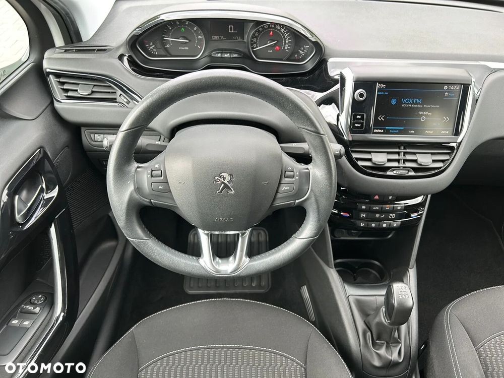 Peugeot 208 1.2 PureTech Style - 6