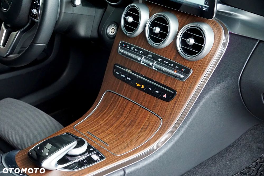 Mercedes-Benz Klasa C 300 9G-TRONIC Avantgarde - 36