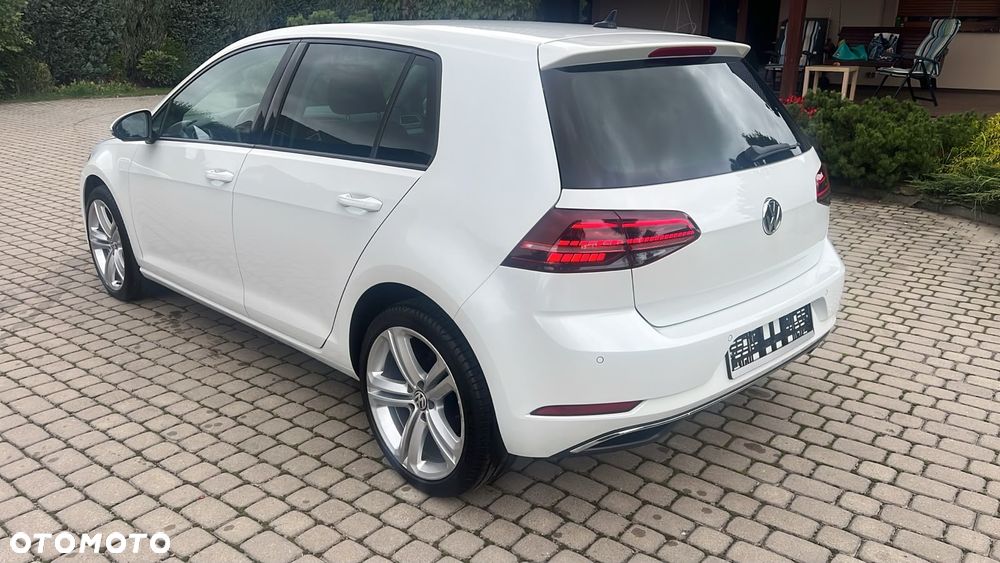Volkswagen Golf - 10
