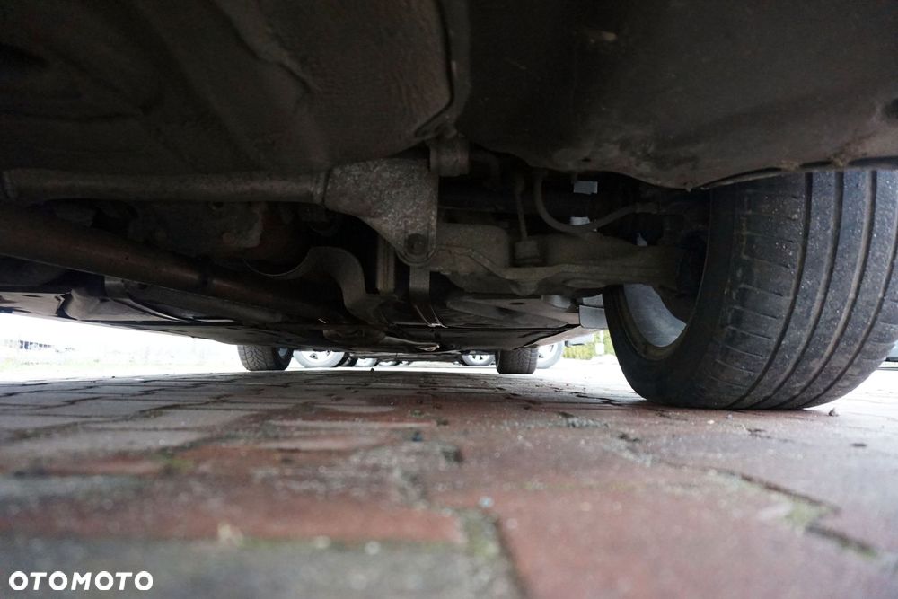TYLNA OŚ BELKA ZAWIESZENIA 5 E60 LIFT LCI SEDAN  BMW 2007-2010 - 3
