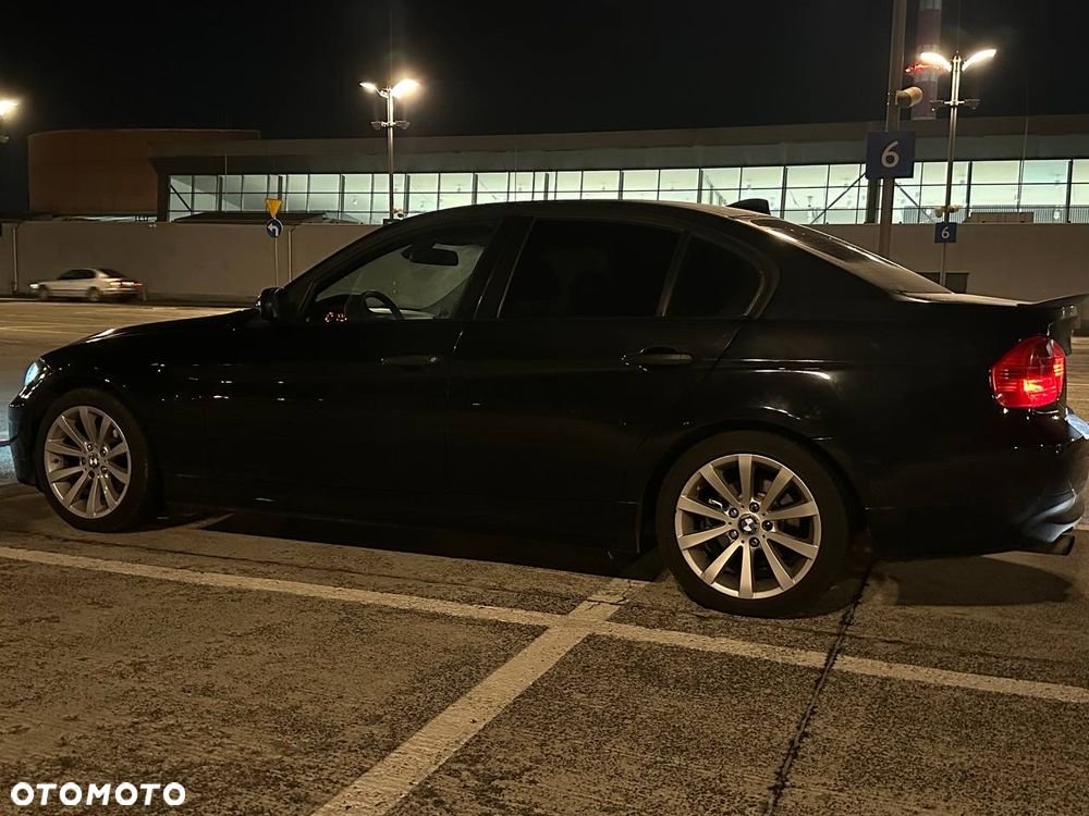 BMW Seria 3 318i - 11